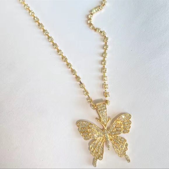 💎✨ Shiny Exquisite Rhinestones Butterfly Chain Necklace - Picture 4 of 4